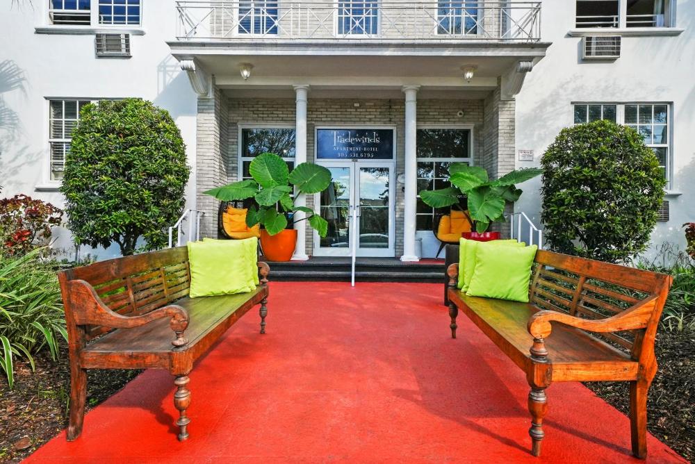 Tradewinds Apartment Hotel Miami Beach